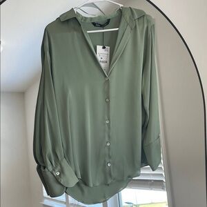Zara Women's Sage Button-Down Shirt